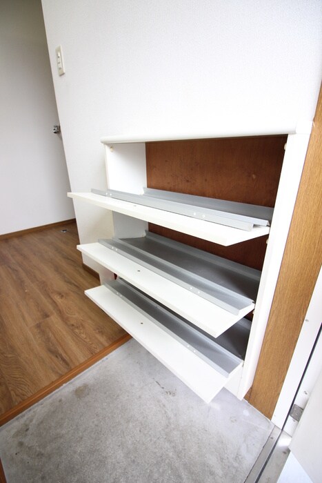 物件内観写真7　(靴箱)