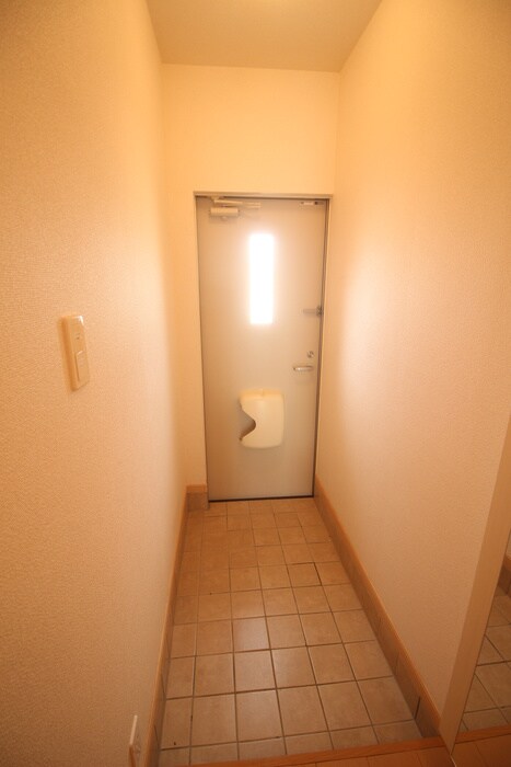 物件内観写真17　(玄関)