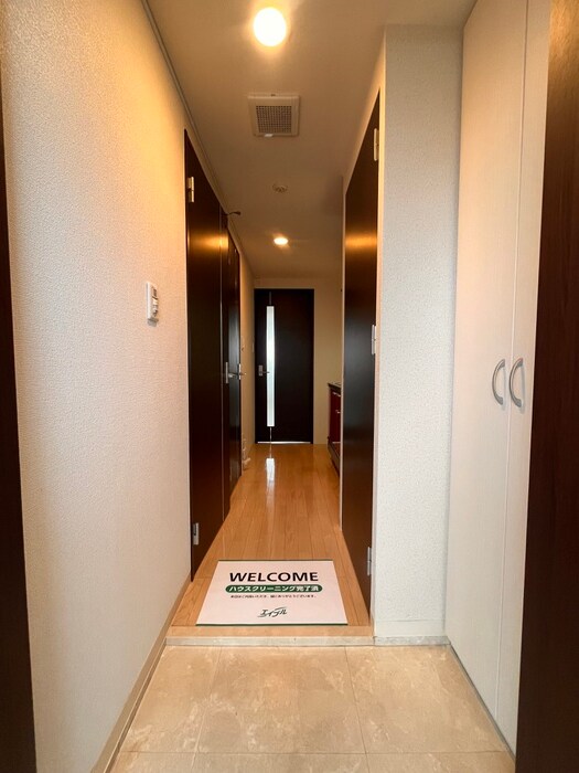 物件内観写真14　(玄関)