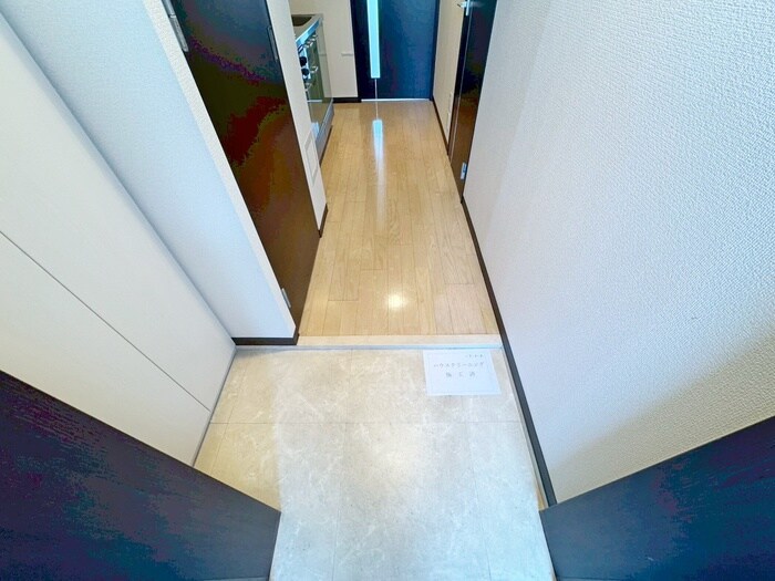 物件内観写真14　(玄関)