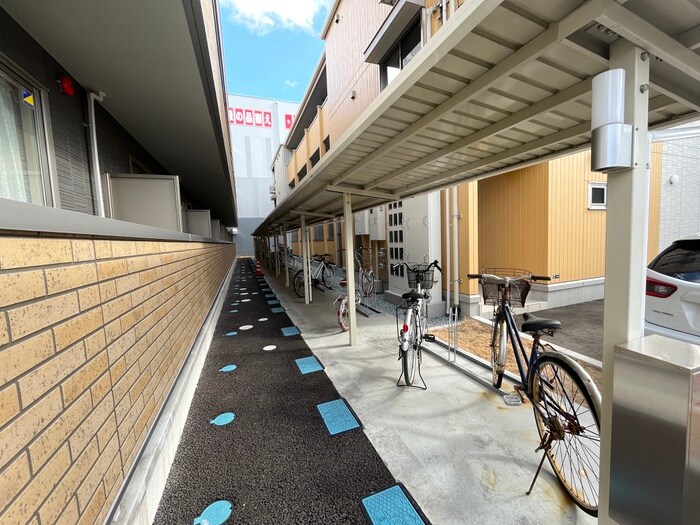 物件外観写真6　(駐車場)