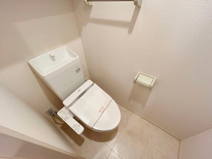 物件内観写真11　(トイレ)