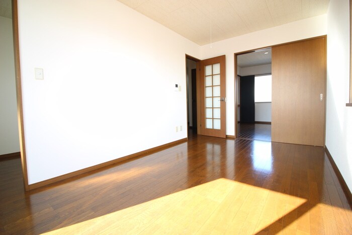物件内観写真10　(居室)