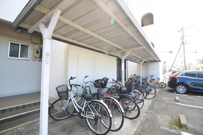 物件外観写真4　(駐輪場)
