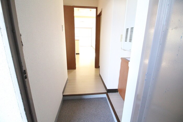 物件内観写真15　(玄関)