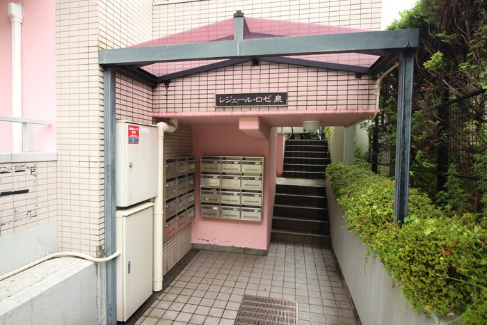 物件外観写真4　(エントランス部分)