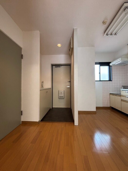 物件内観写真14　(廊下)