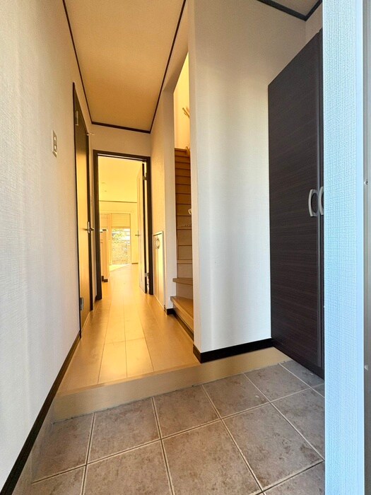 物件内観写真17　(廊下)