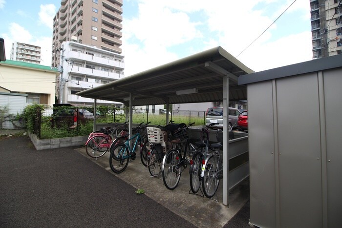 物件外観写真4　(駐輪場)