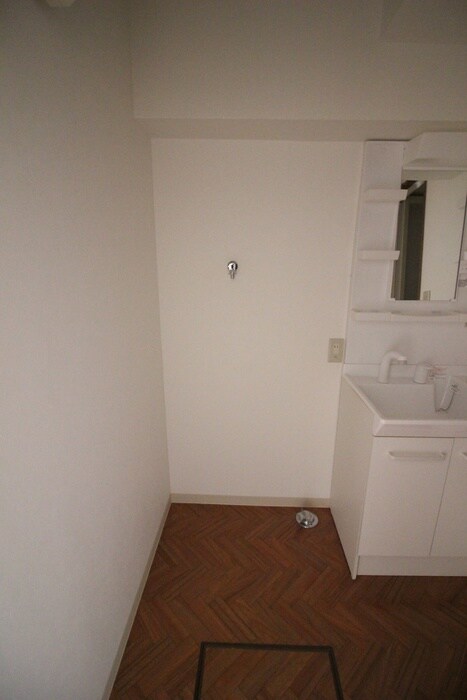 物件内観写真15　(洗濯機置場)