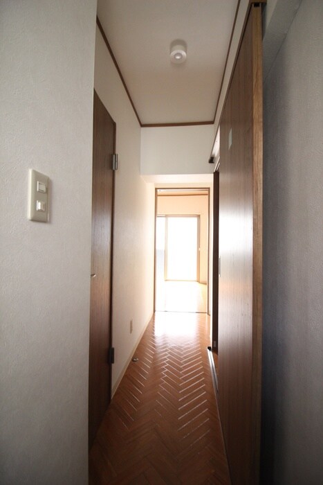 物件内観写真19　(廊下)