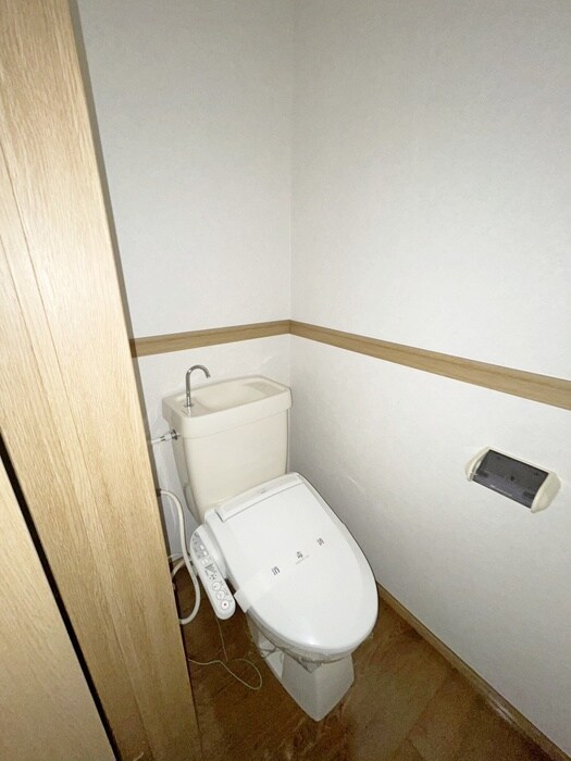 物件内観写真8　(トイレ)