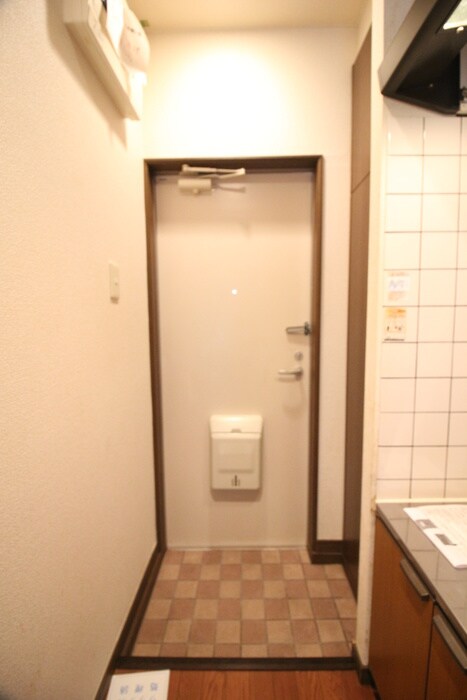 物件内観写真12　(玄関)