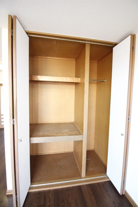 物件内観写真12　(収納)