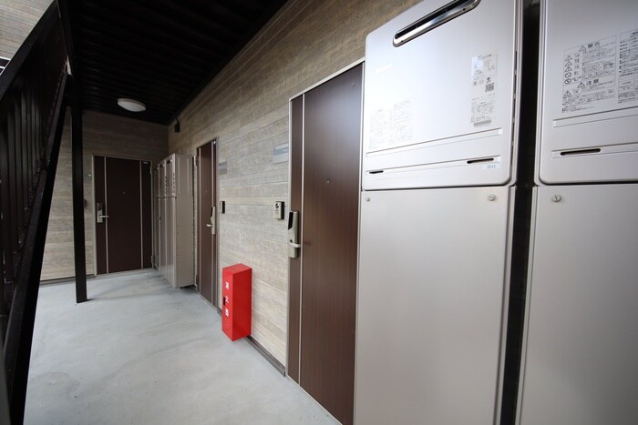 物件外観写真6　(エントランス部分)