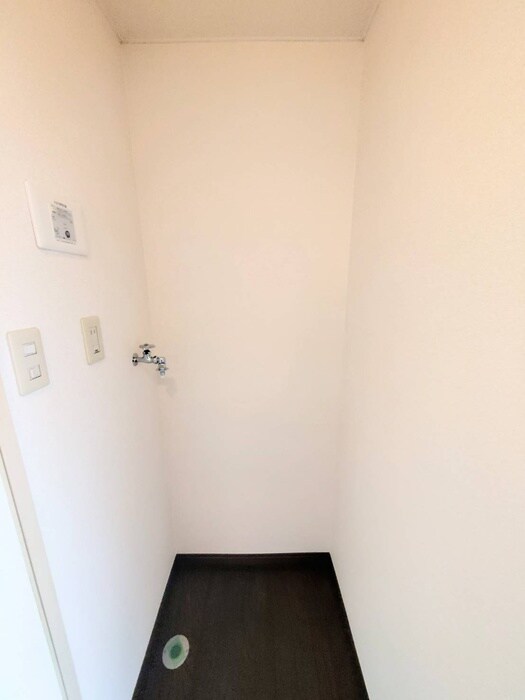 物件内観写真12　(洗濯機置場)
