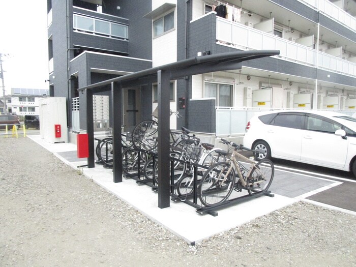 物件外観写真5　(駐輪場)