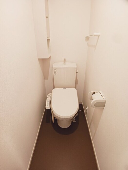 物件内観写真8　(トイレ)