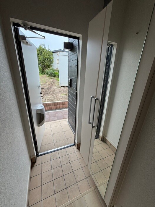 物件内観写真21　(玄関)