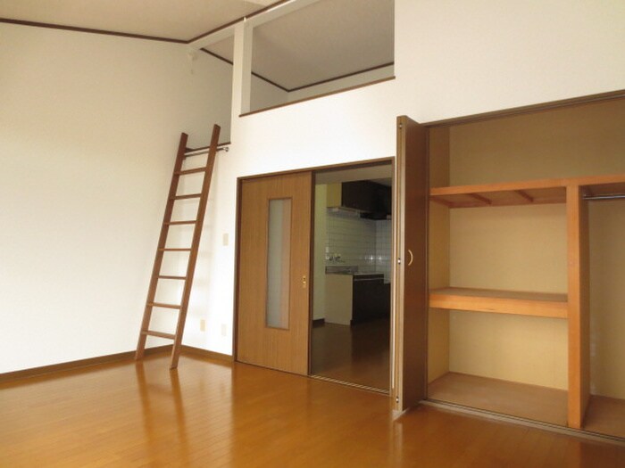 物件内観写真4　(居室)