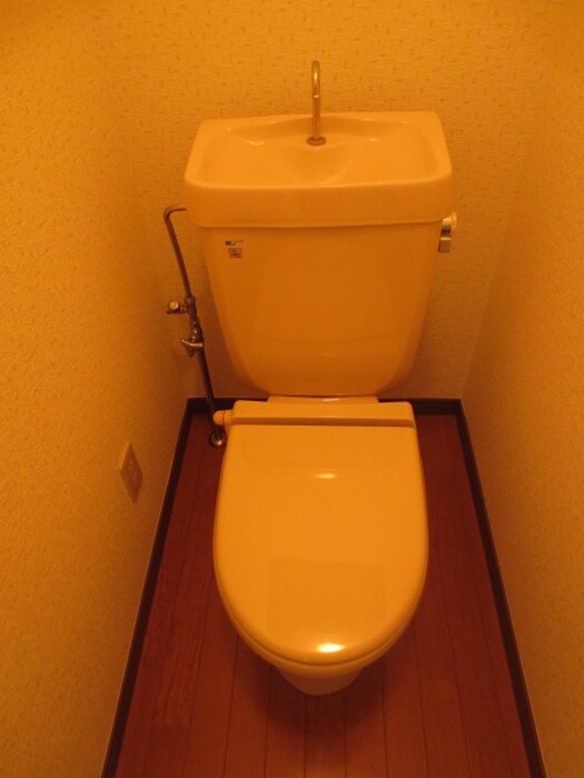 物件内観写真8　(トイレ)