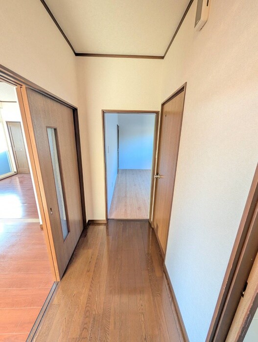 物件内観写真17　(廊下)