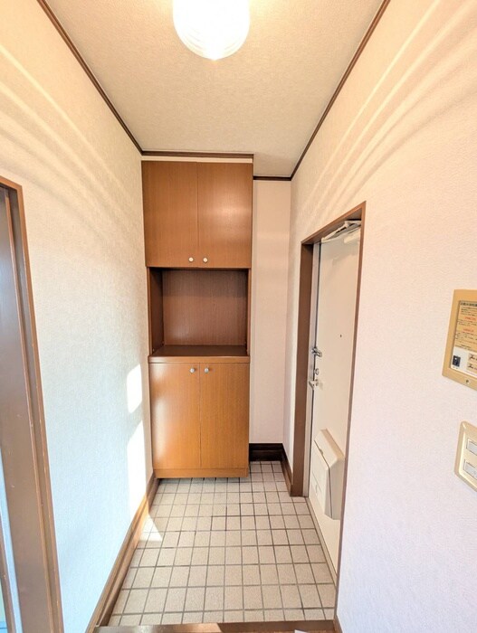 物件内観写真18　(玄関)