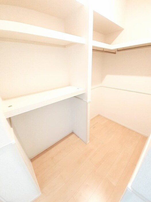 物件内観写真13　(収納)