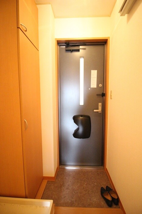物件内観写真13　(玄関)