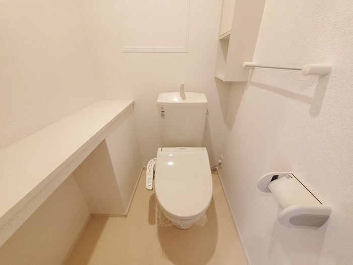 物件内観写真8　(トイレ)