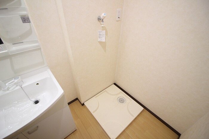 物件内観写真12　(洗濯機置場)