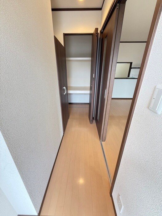 物件内観写真16　(廊下)