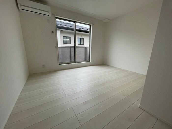 物件内観写真9　(居室)