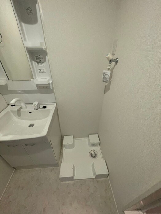 物件内観写真14　(洗濯機置場)