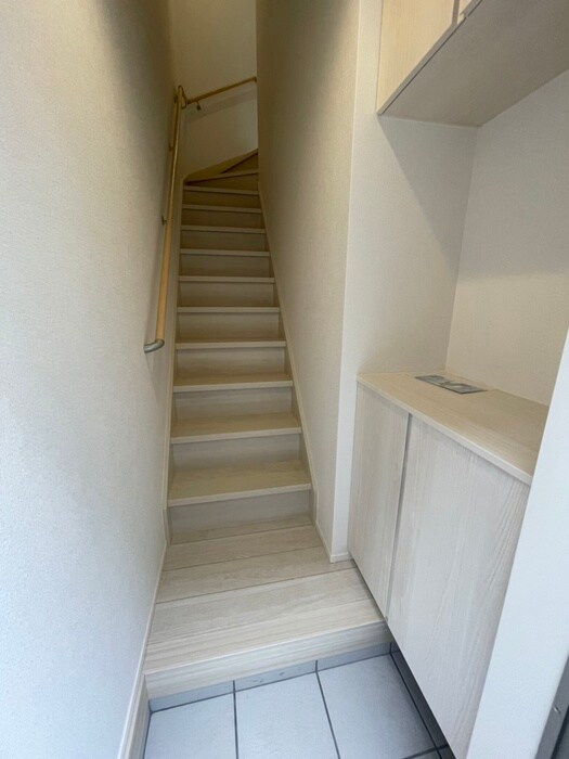 物件内観写真16　(玄関)