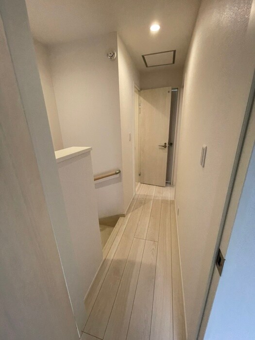物件内観写真16　(廊下)