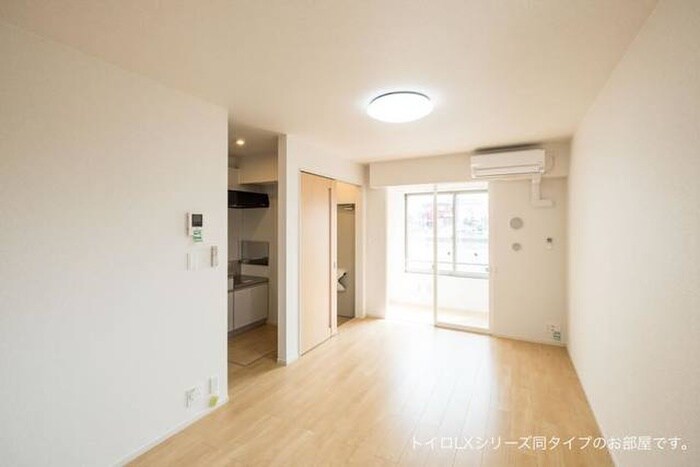 物件内観写真3　(居室)