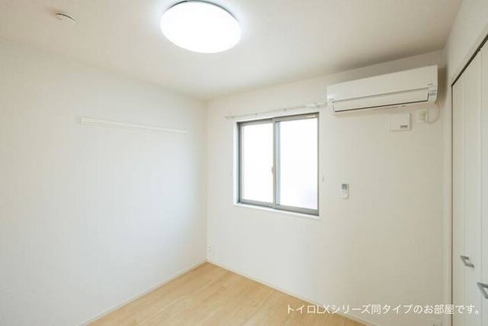 物件内観写真4　(居室)