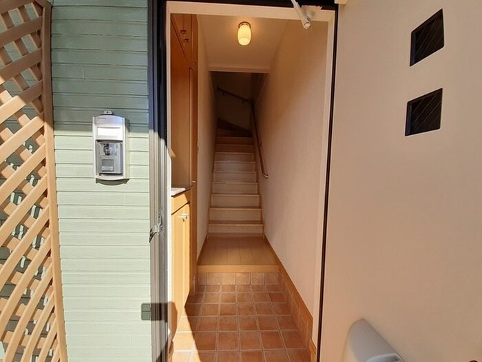 物件内観写真9　(玄関)