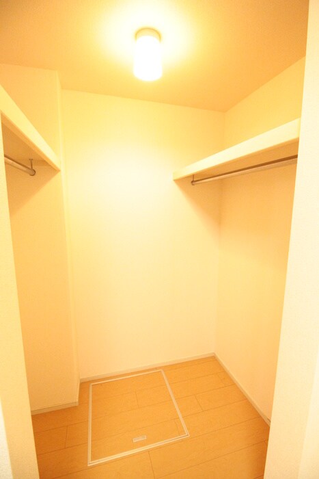 物件内観写真10　(収納)
