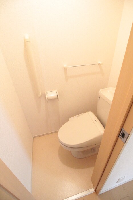 物件内観写真14　(トイレ)