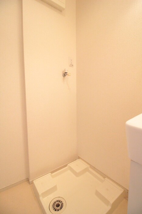 物件内観写真16　(洗濯機置場)