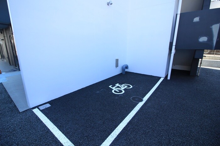 物件外観写真6　(駐輪場)
