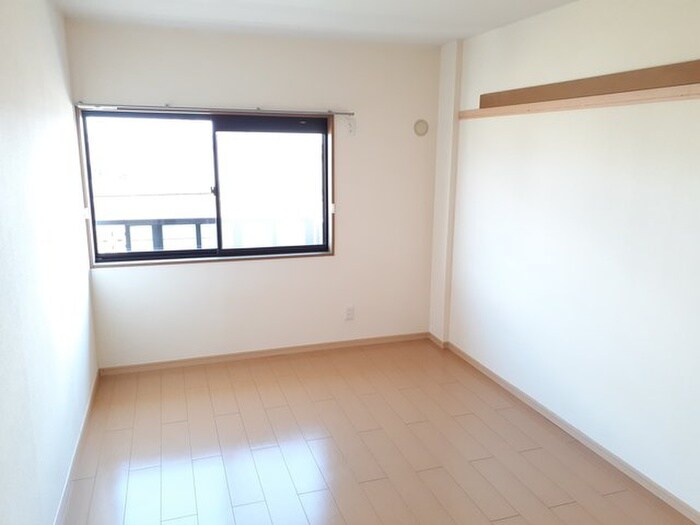 物件内観写真5　(居室)