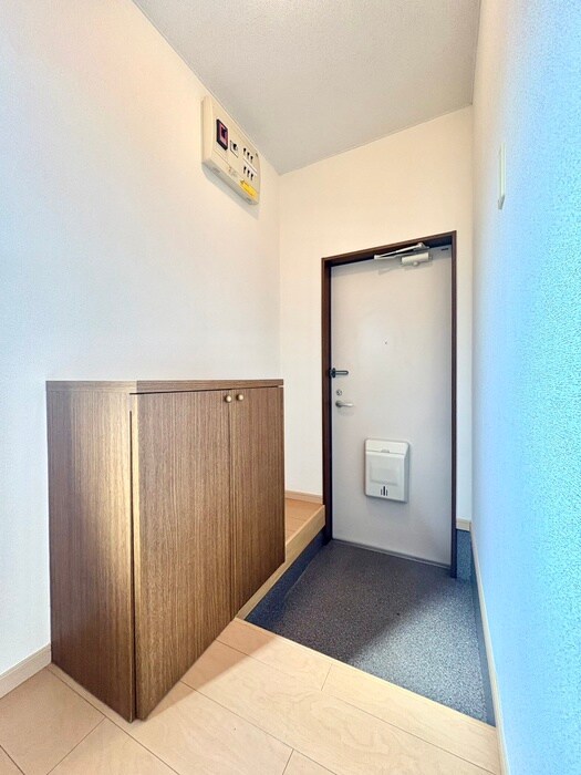 物件内観写真15　(玄関)