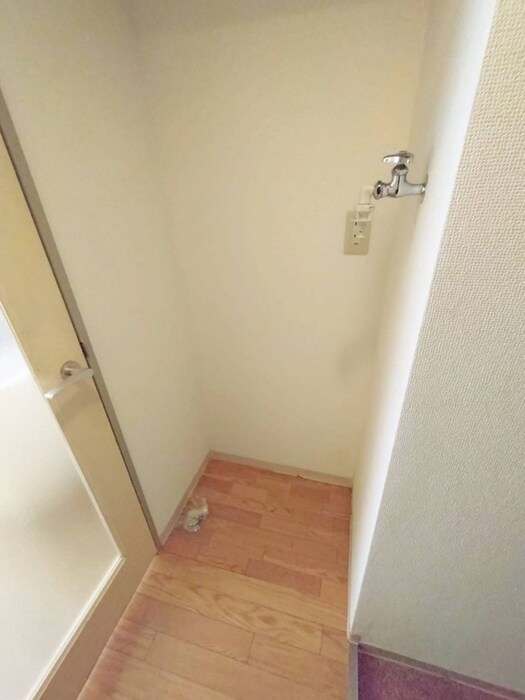 物件内観写真13　(洗濯機置場)