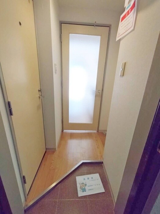 物件内観写真14　(玄関)
