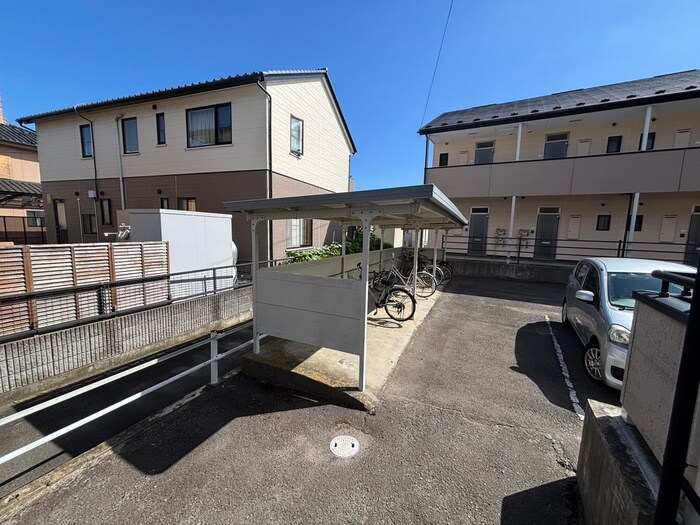 物件外観写真5　(駐輪場)