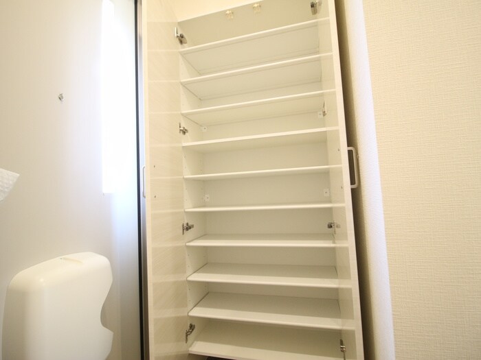 物件内観写真15　(靴箱)