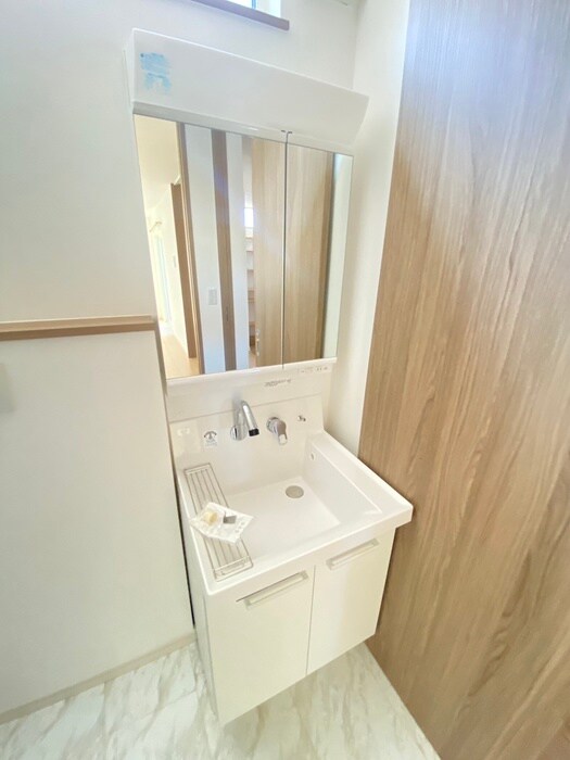 物件内観写真12　(洗面)